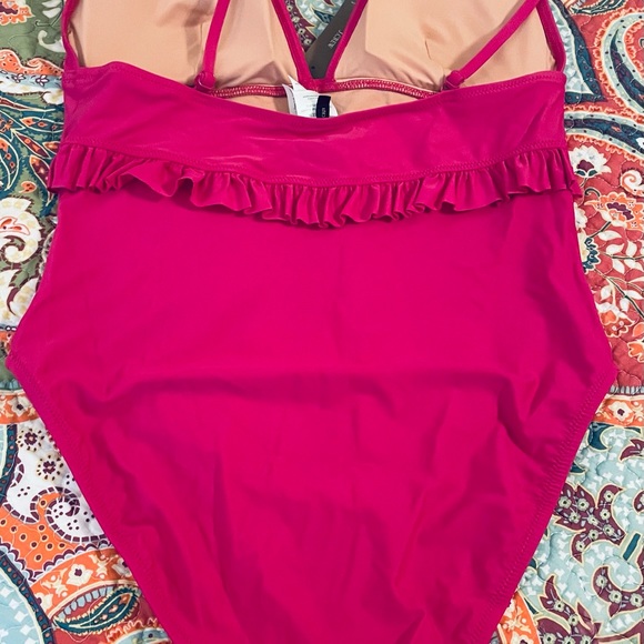 J.Crew one piece hot pink Swimsuit 💝 NWT 💝 - Picture 2 of 11